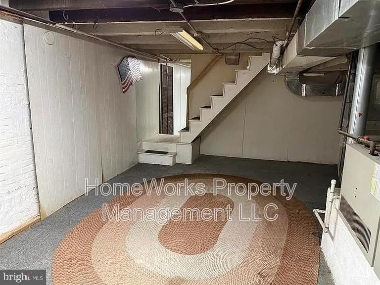 1139 Hull St - Photo 4 of 5