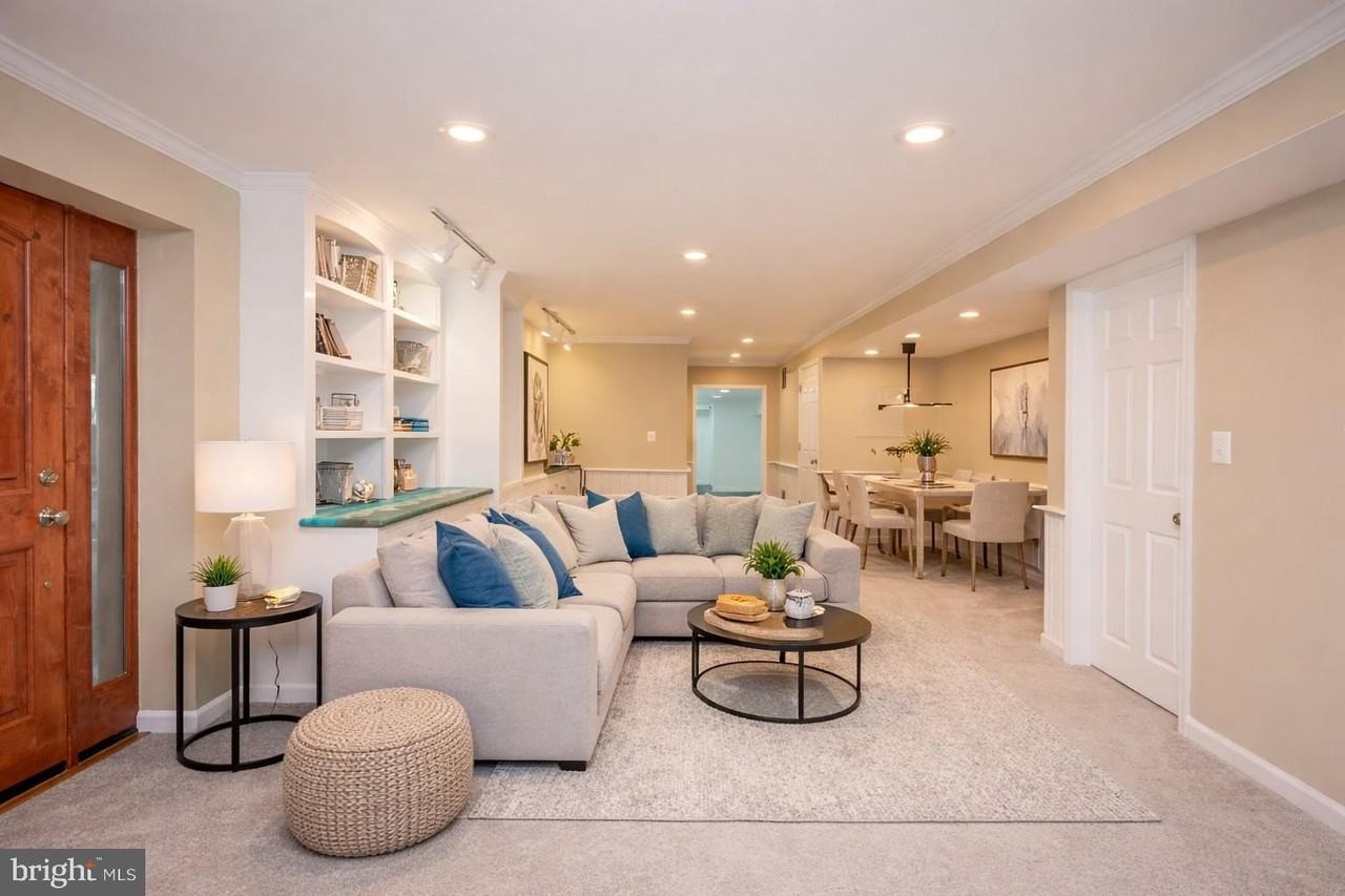 2104 Steuben Way - Photo 2 of 25