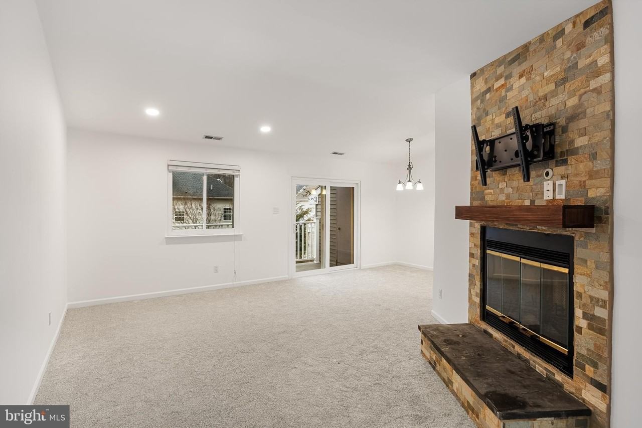 402-B Mulberry Cv - Photo 3 of 15