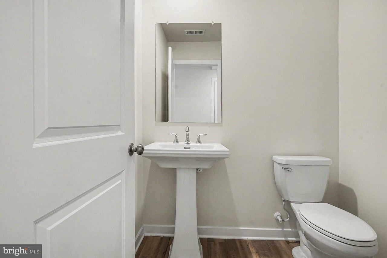 1277 Filmore St - Photo 5 of 29