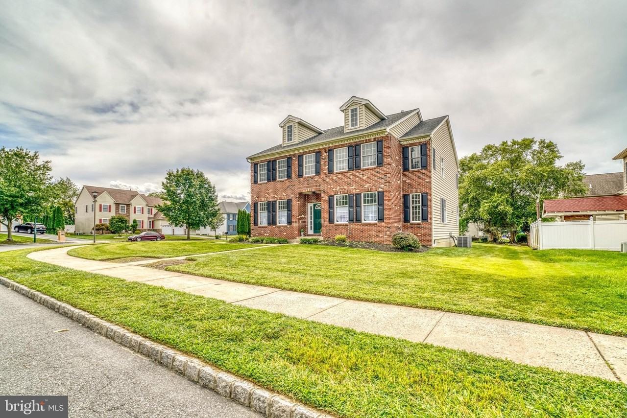 9902 Player Dr - Photo 2 of 50