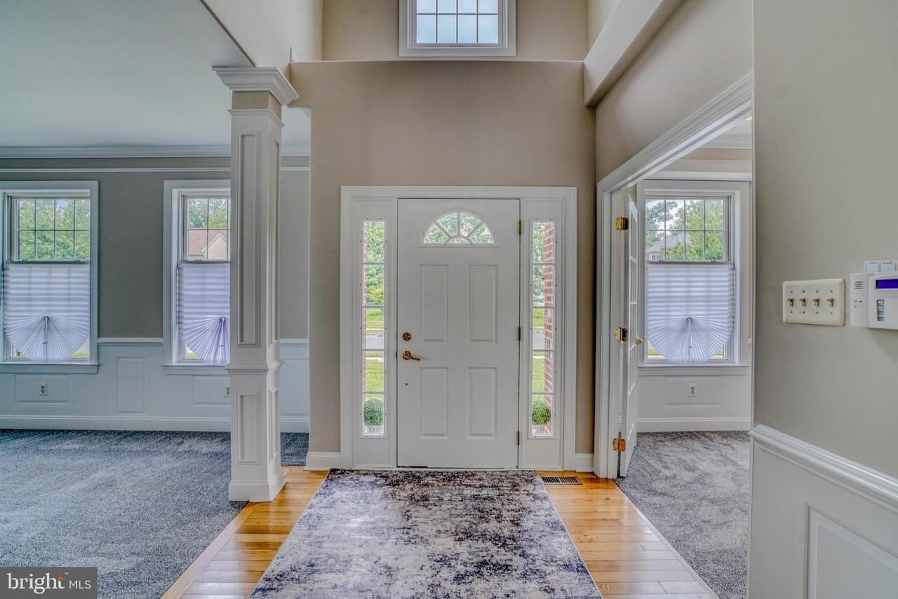 9902 Player Dr - Photo 4 of 50