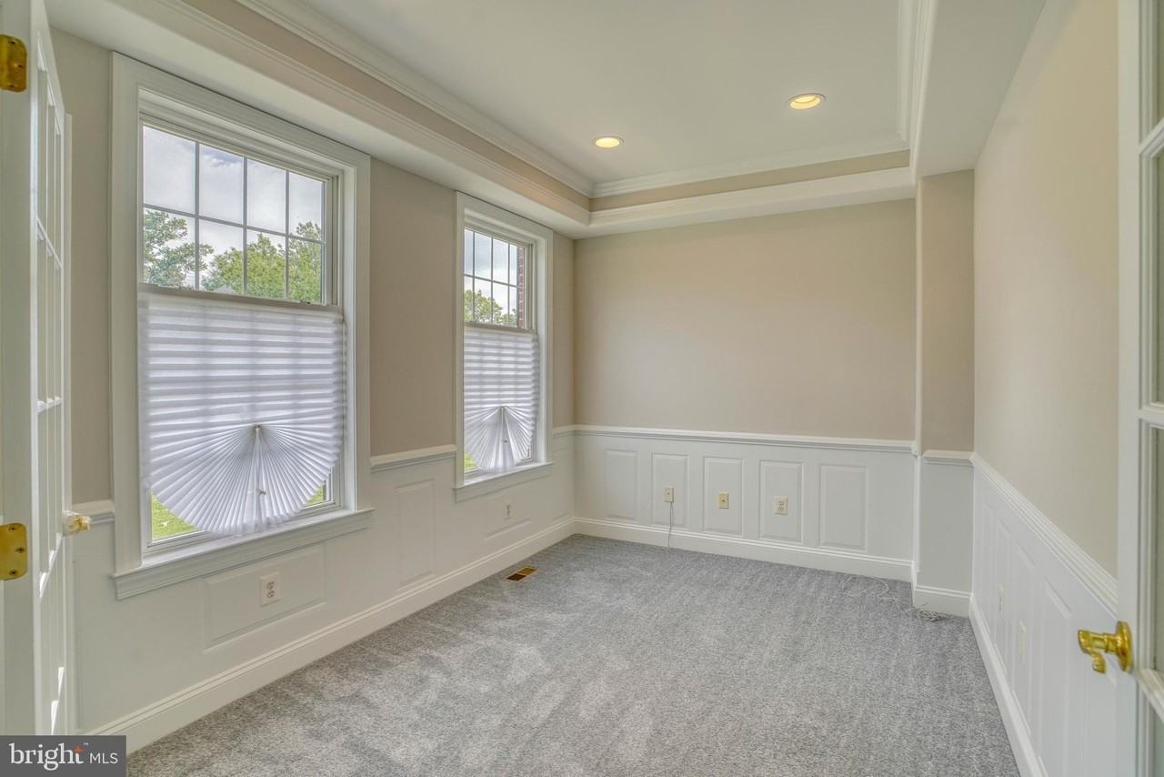 9902 Player Dr - Photo 5 of 50