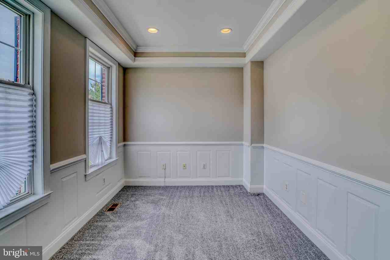 9902 Player Dr - Photo 6 of 50