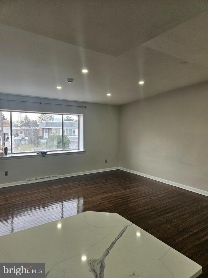 7822 Anita Dr - Photo 3 of 10