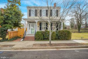 featured image of 204 Fauquier St