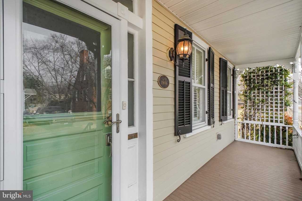 204 Fauquier St - Photo 3 of 40