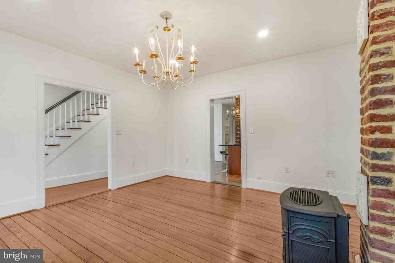 204 Fauquier St - Photo 6 of 40