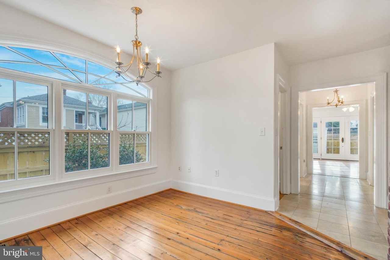 204 Fauquier St - Photo 7 of 40