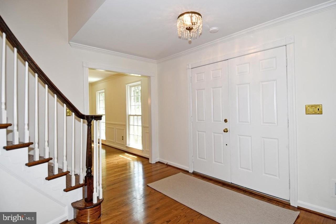 7646 Huntmaster Ln - Photo 4 of 50