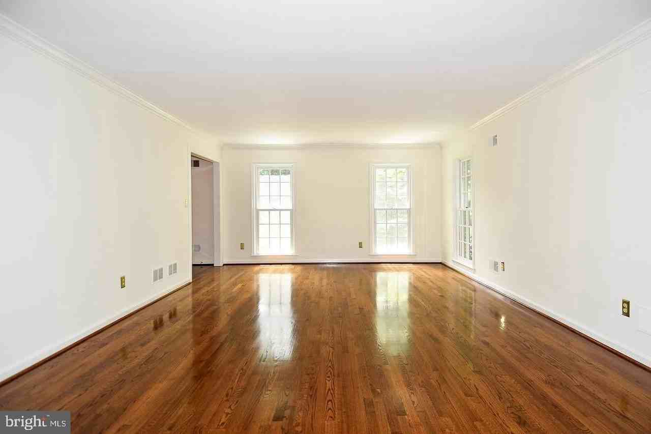 7646 Huntmaster Ln - Photo 5 of 50