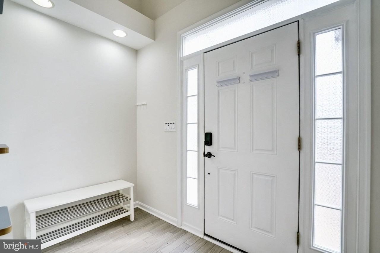 7372 Ardglass Dr - Photo 4 of 42