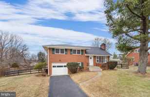 featured image of 12 Earlybird Ave