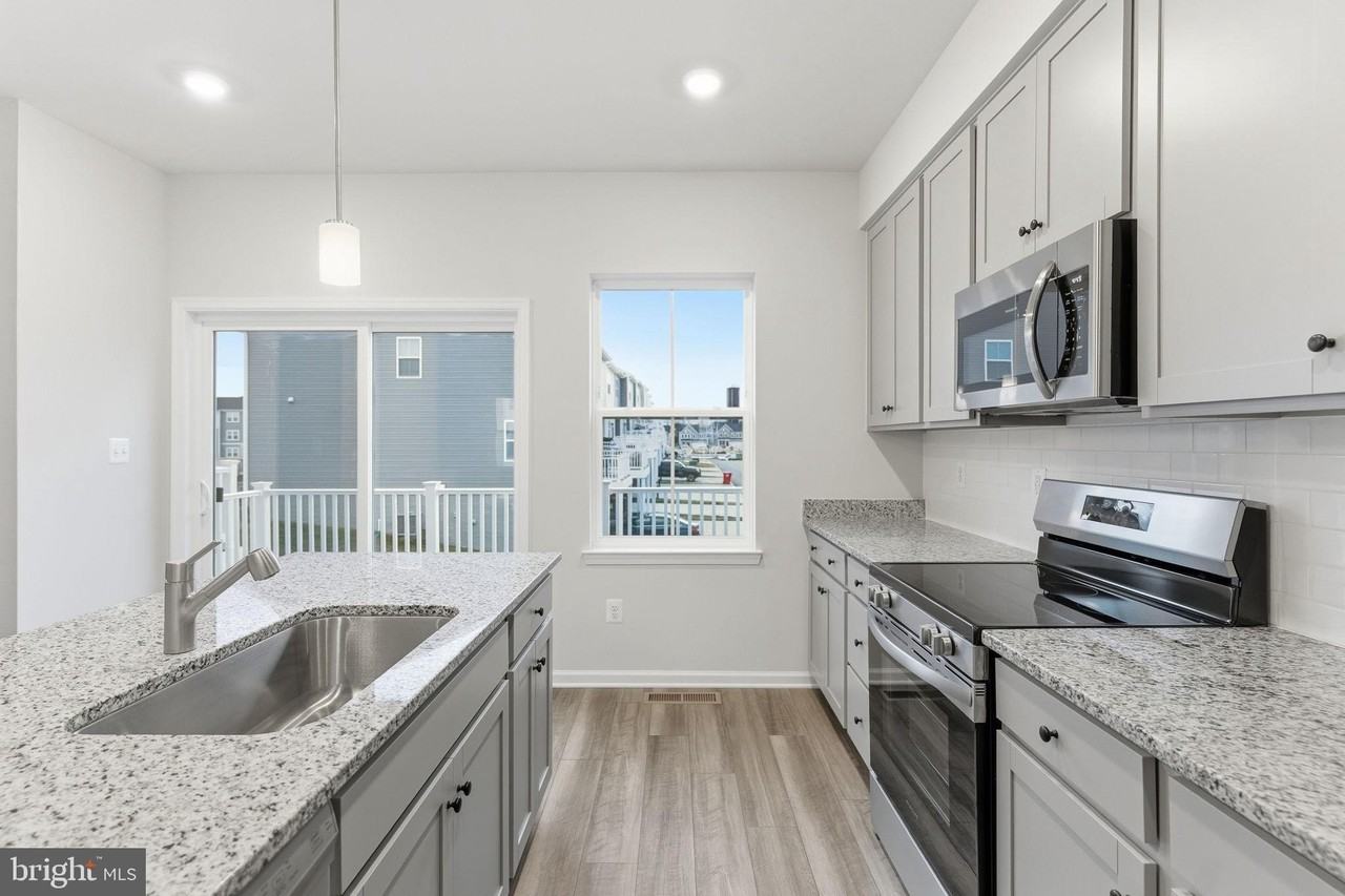 410 18th Ave - Photo 7 of 27