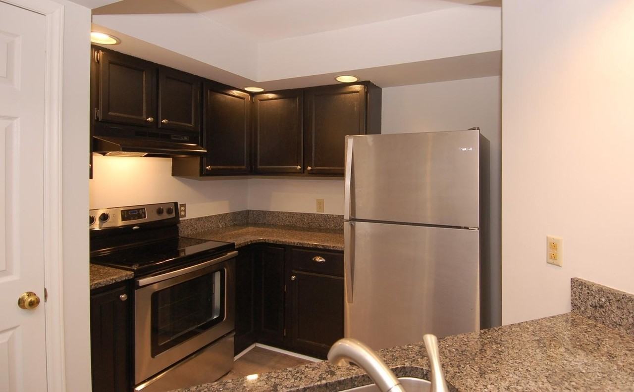 1450 Barton Place Dr - Photo 3 of 13