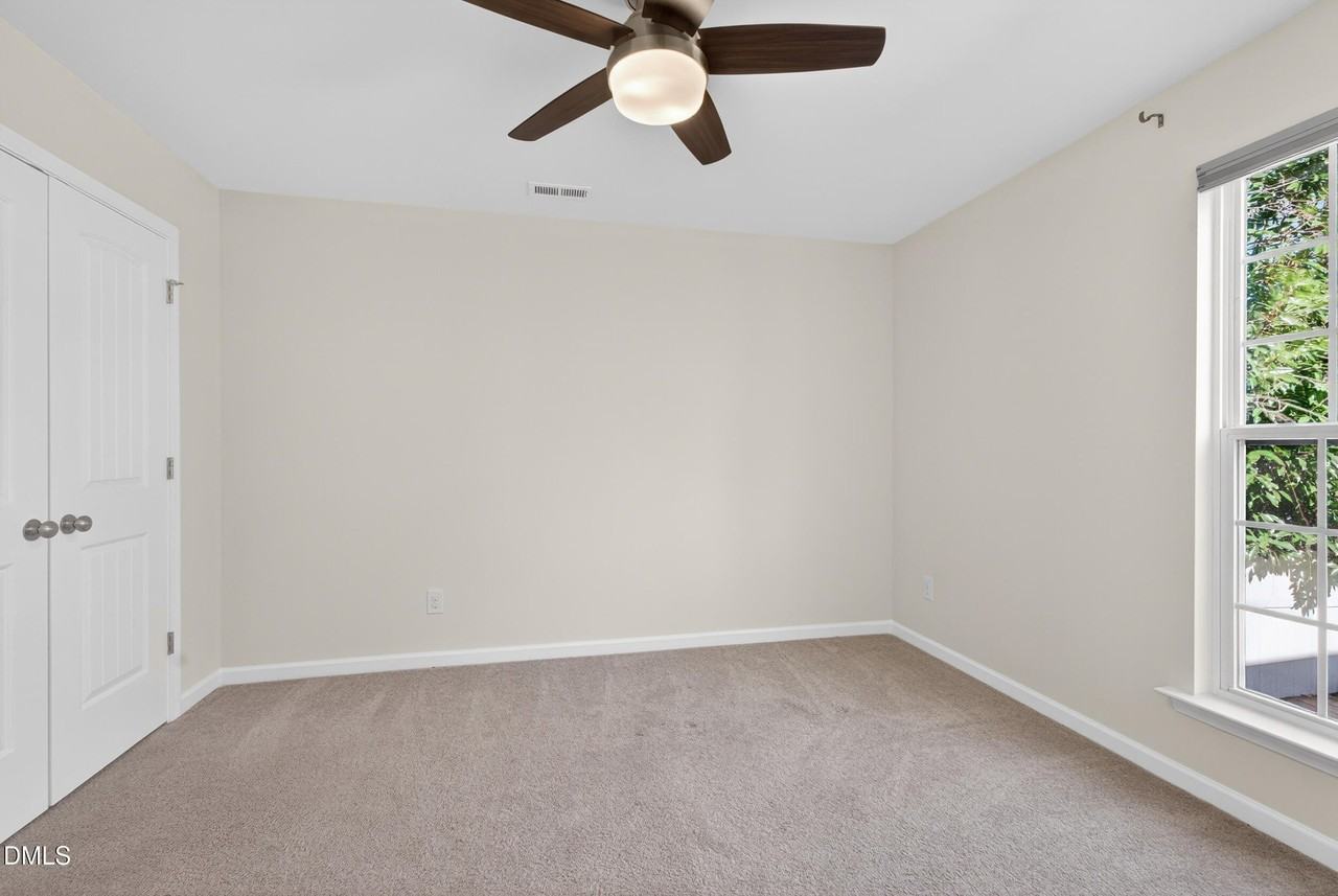 106 Barbee Rd - Photo 7 of 19