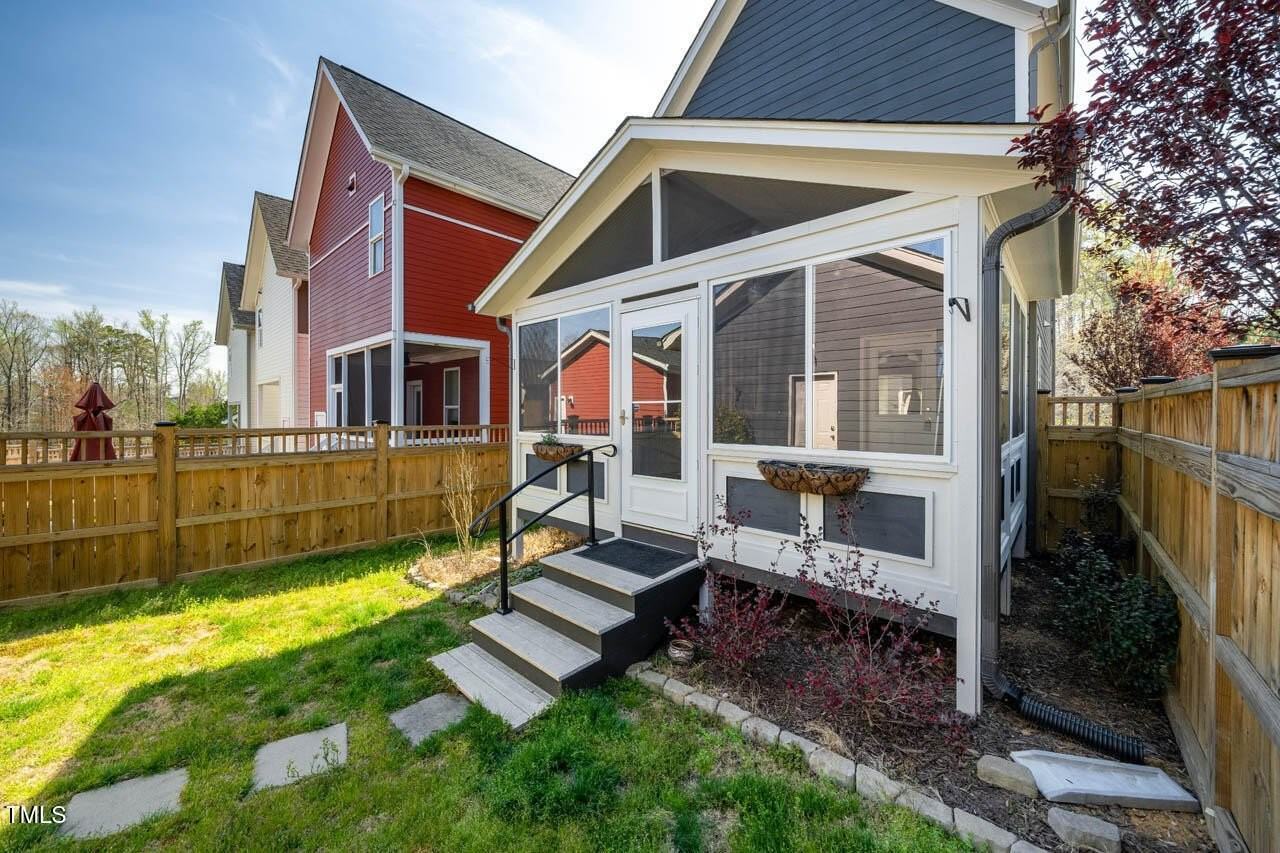 853 Great Ridge Pkwy - Photo 6 of 35