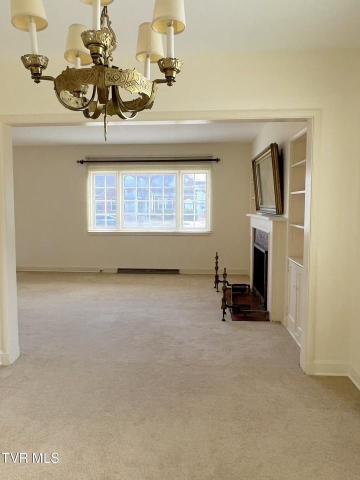 1613 Belmeade Dr - Photo 6 of 14