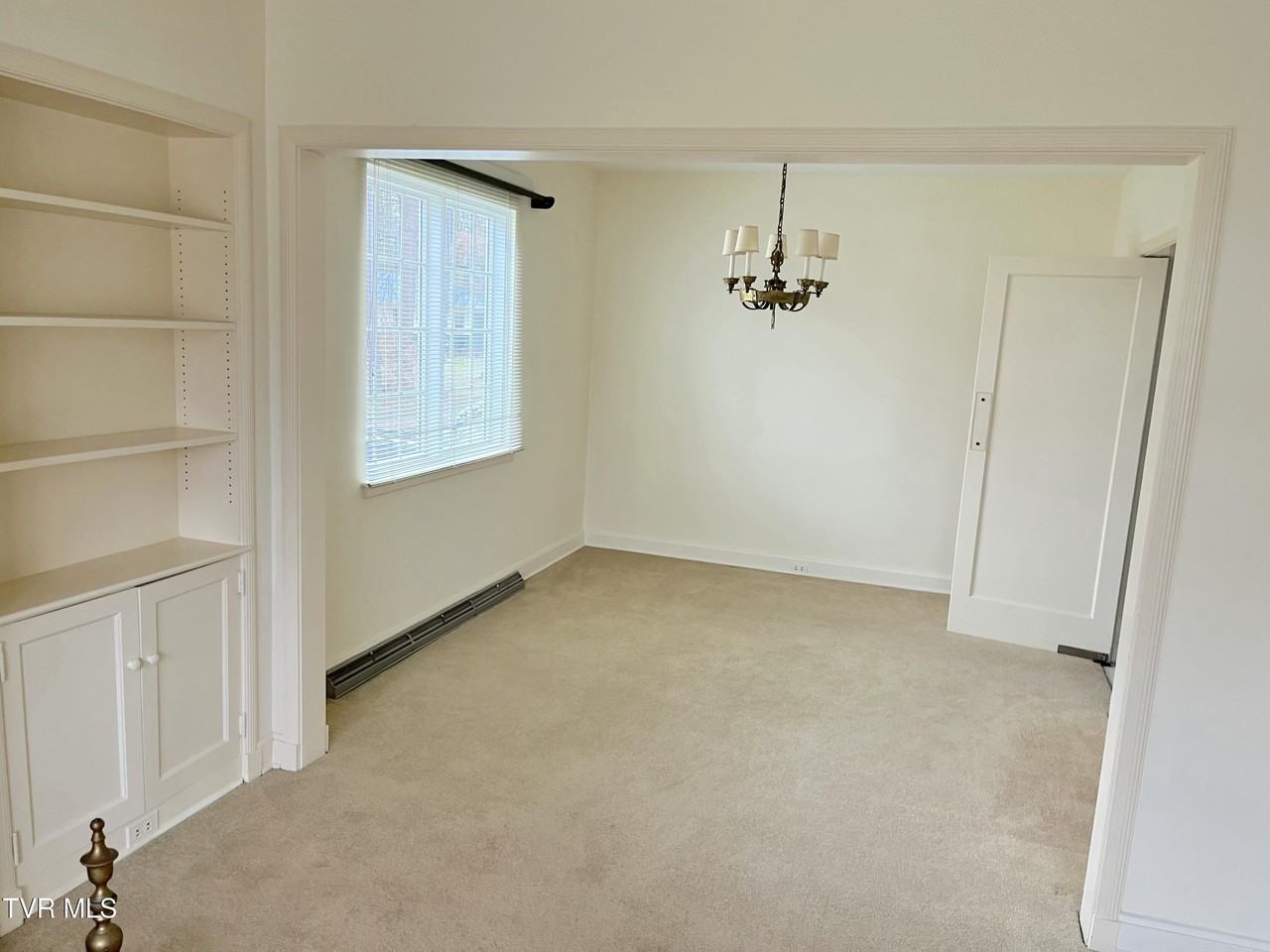 1613 Belmeade Dr - Photo 7 of 14