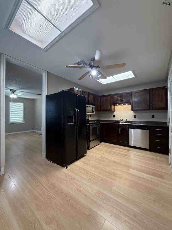 5115 Kingston Dr - Photo 5 of 16