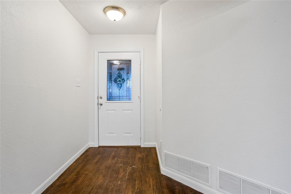 2705 Parkview Dr - Photo 6 of 24