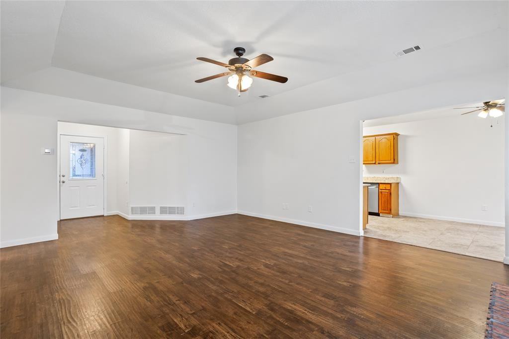 2705 Parkview Dr - Photo 7 of 24