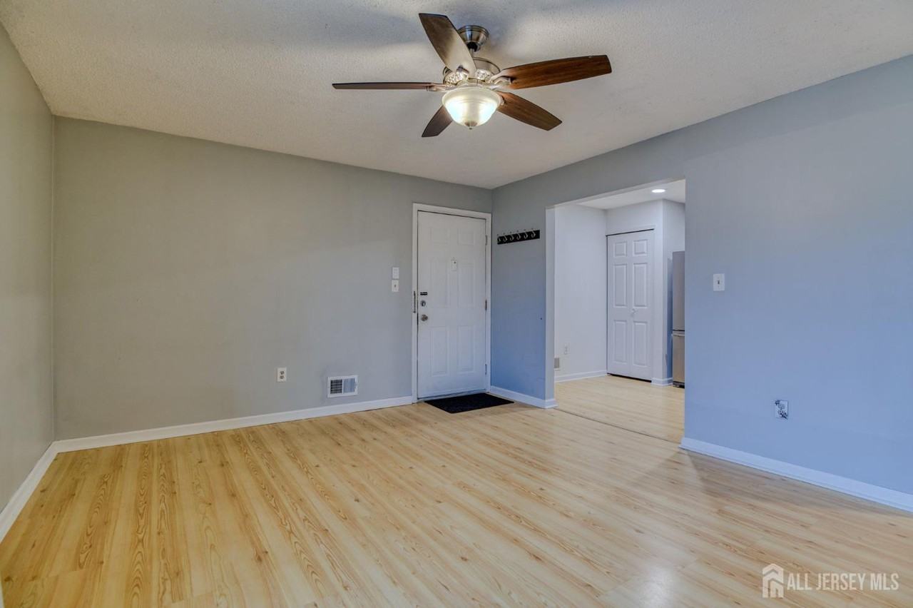 20 Pembrook Ave - Photo 3 of 20