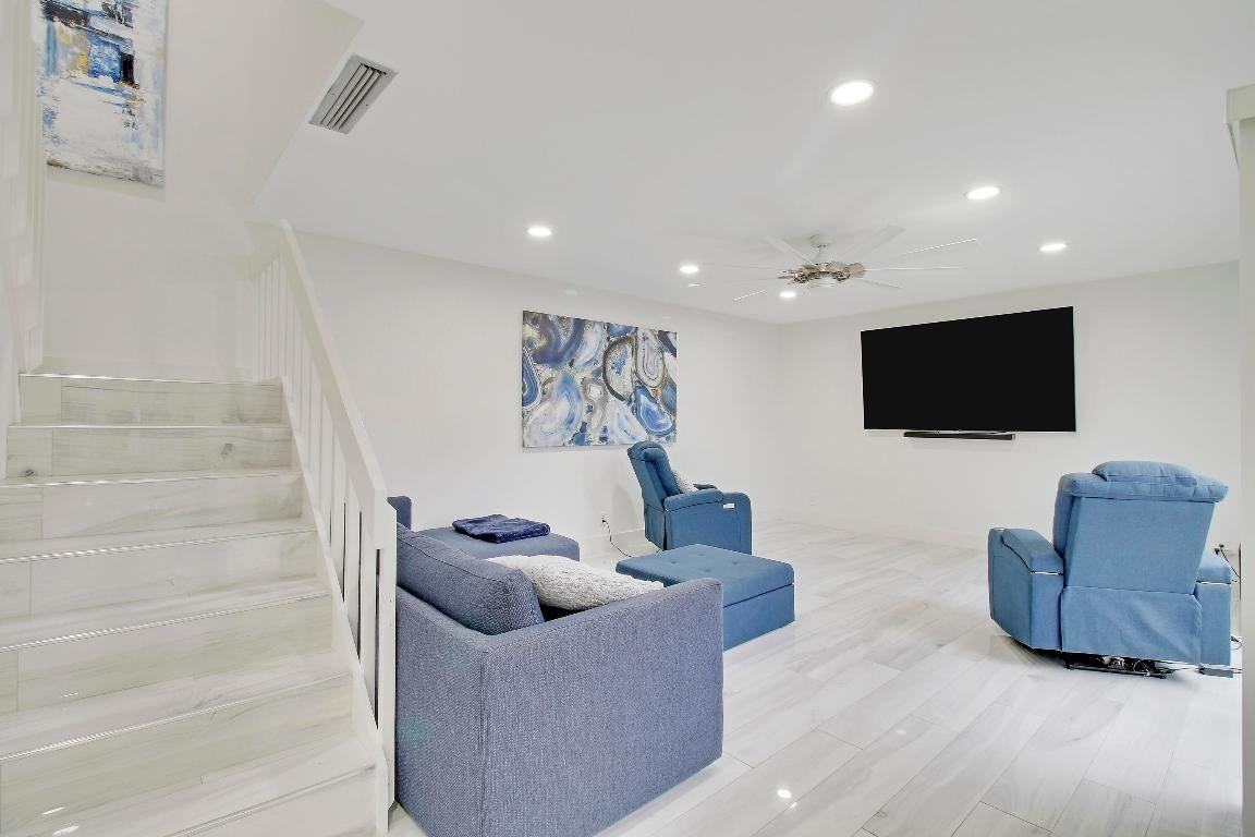 110 N Delaware Blvd - Photo 4 of 35