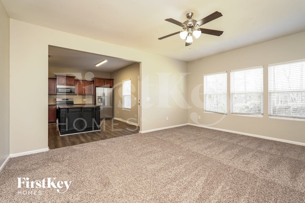 409 Soaring St - Photo 2 of 19