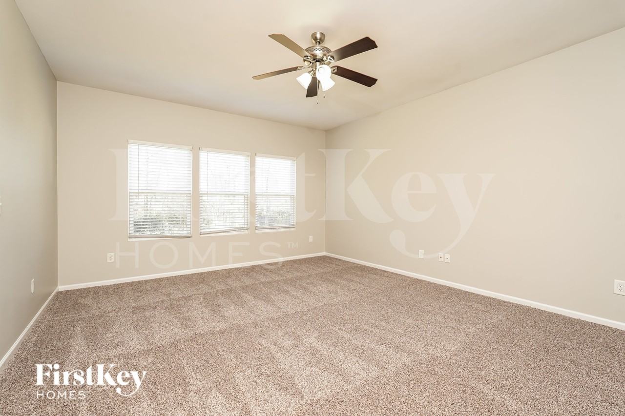 409 Soaring St - Photo 3 of 19