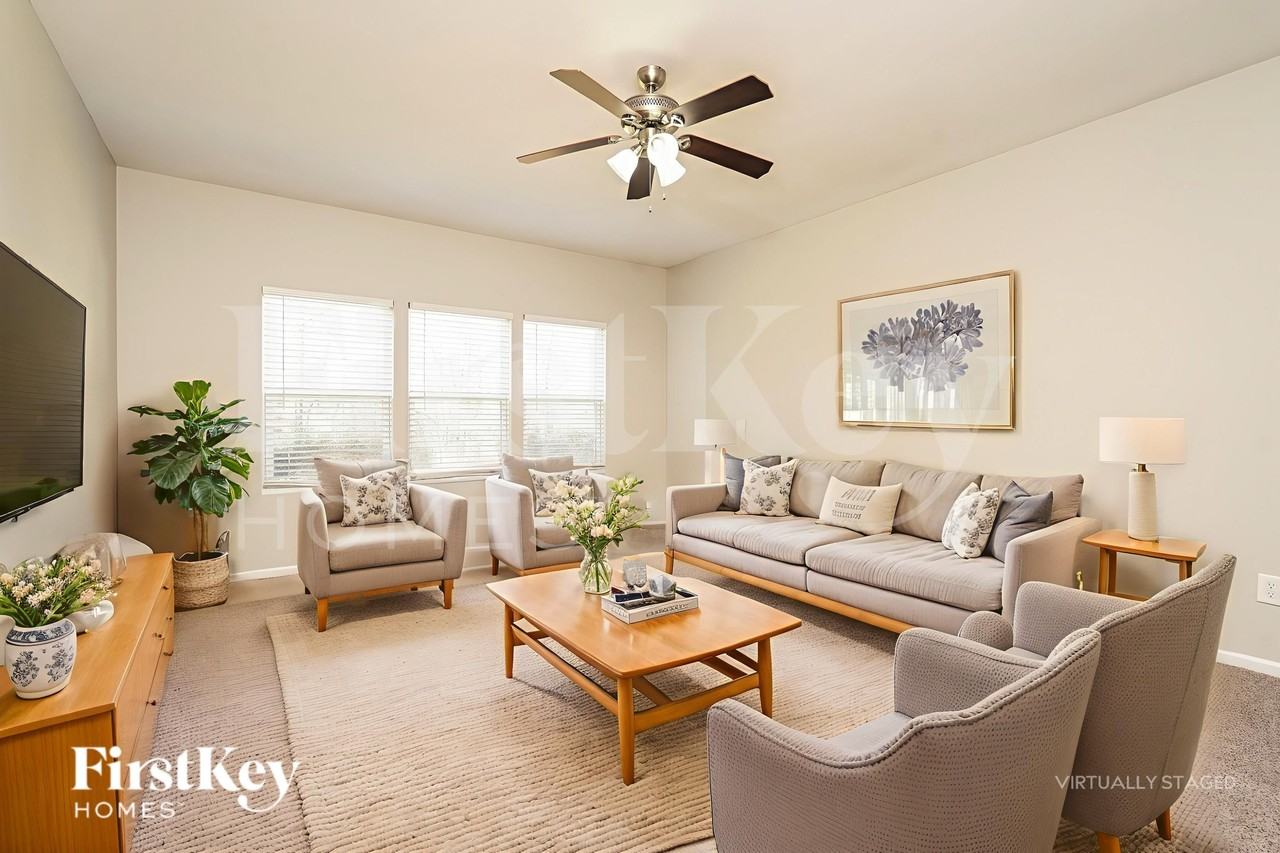 409 Soaring St - Photo 4 of 19