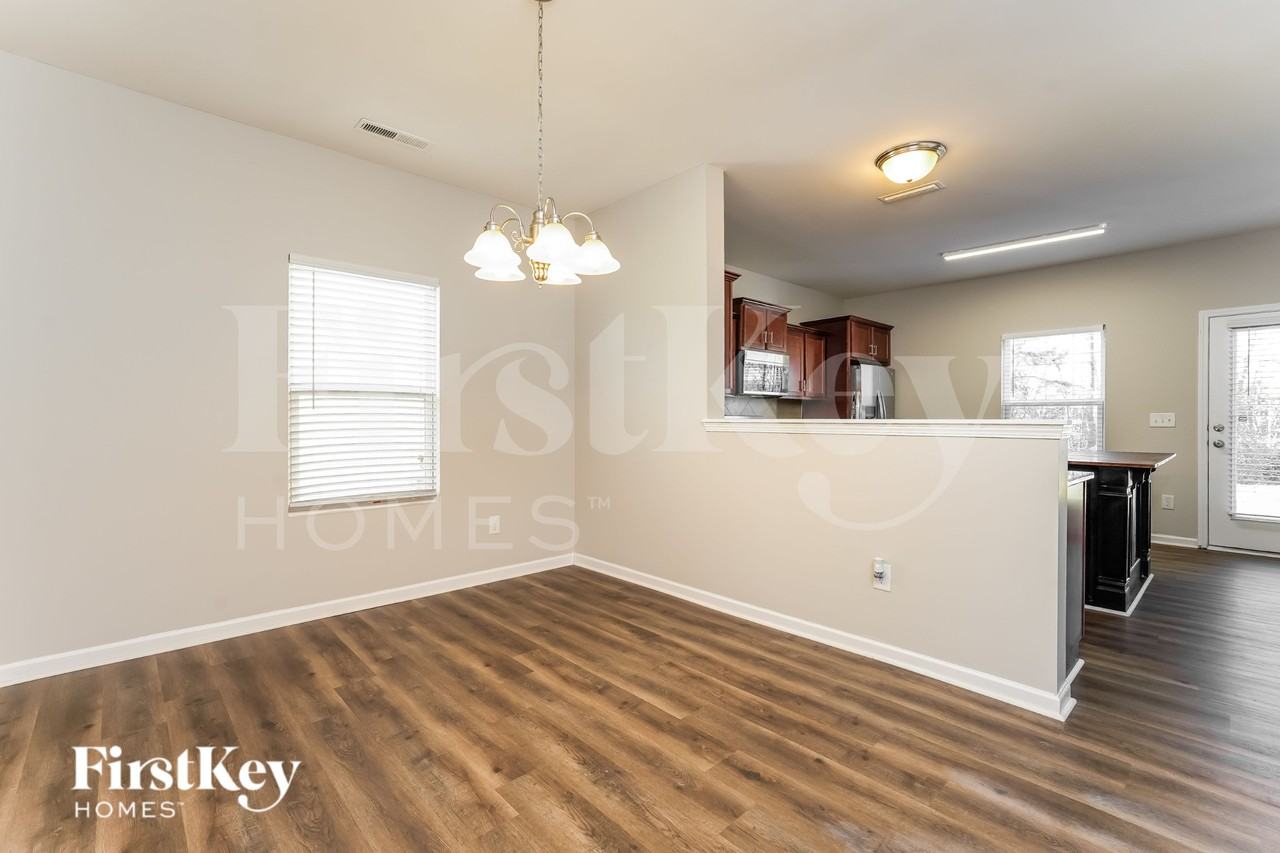 409 Soaring St - Photo 5 of 19