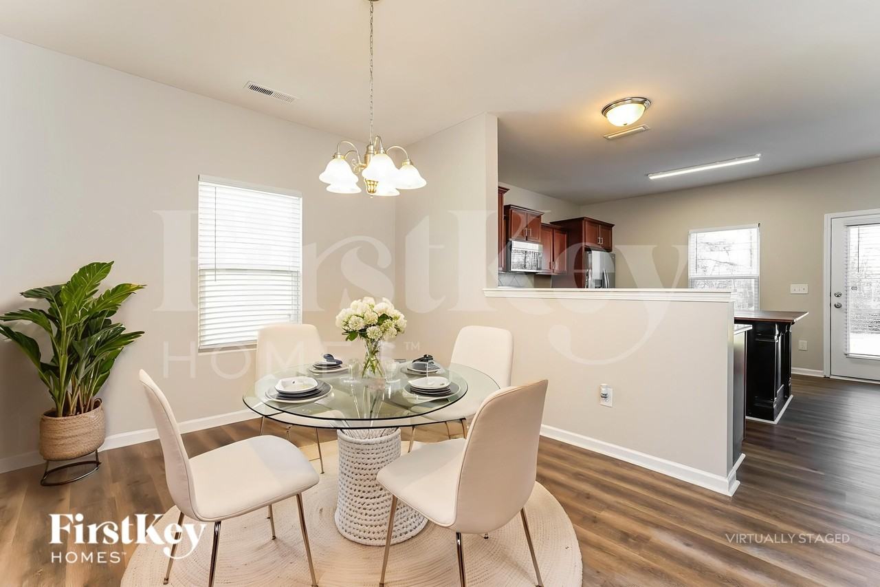 409 Soaring St - Photo 6 of 19