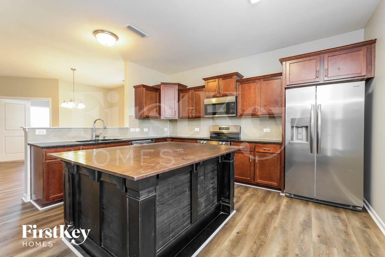 409 Soaring St - Photo 7 of 19