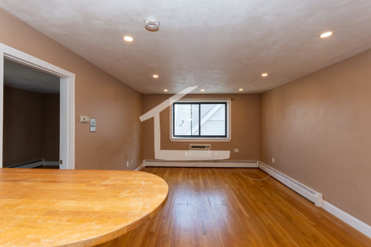 47 Gardner St #12 - Photo 6 of 12