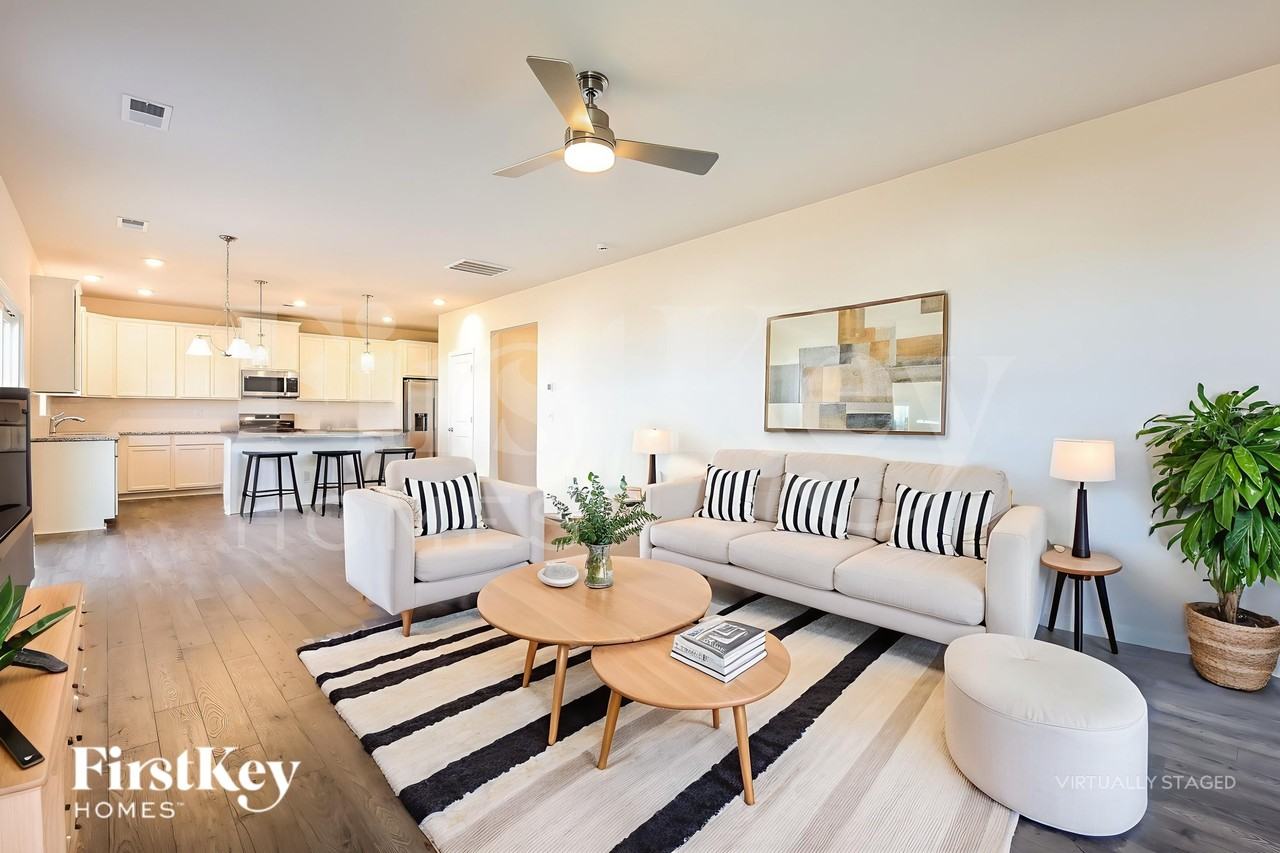 1104 Mission Hill Ln - Photo 5 of 19