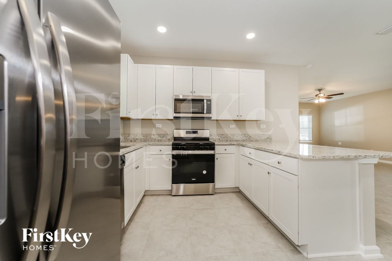 75408 Fox Cross Ave - Photo 5 of 15