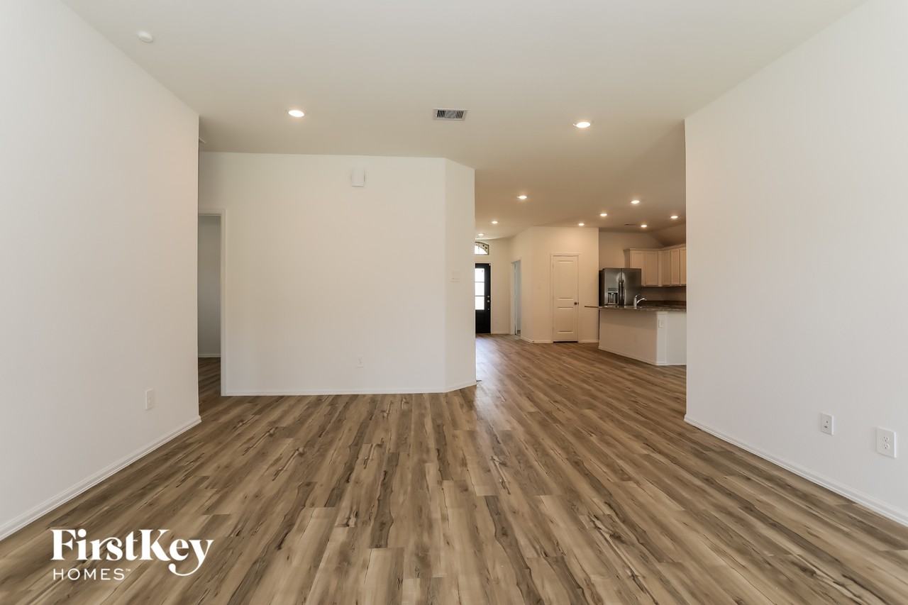 904 Pickering Oak Row - Photo 5 of 15