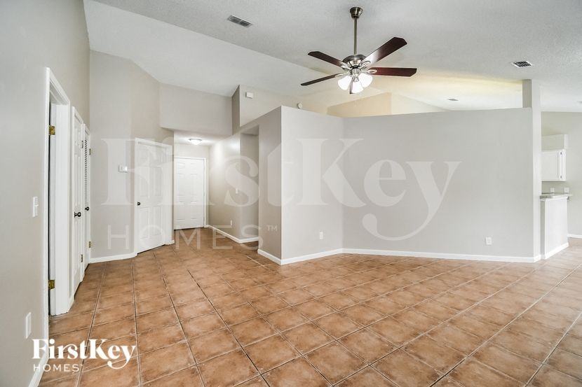 8533 Moss Pointe Trl N - Photo 3 of 15