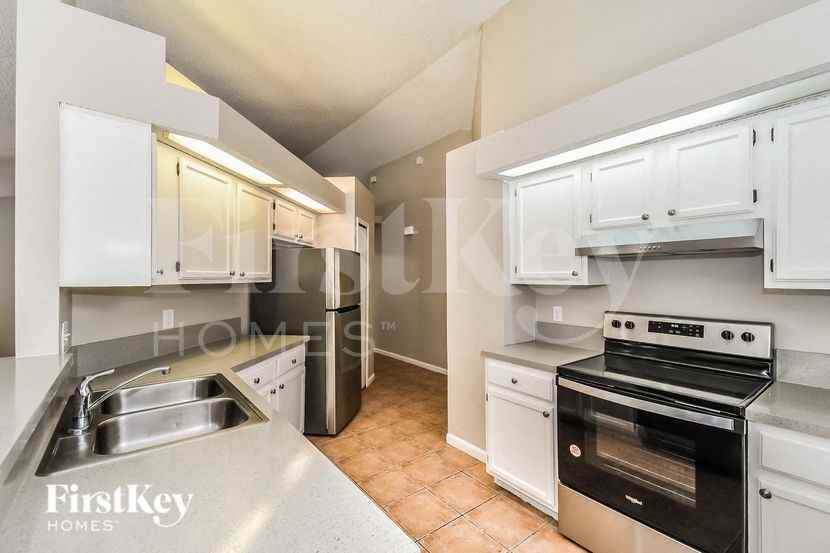 8533 Moss Pointe Trl N - Photo 6 of 15