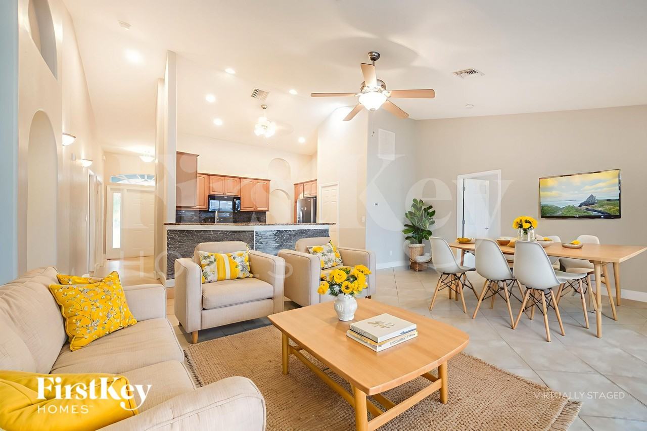 346 Ne 23rd St - Photo 4 of 19