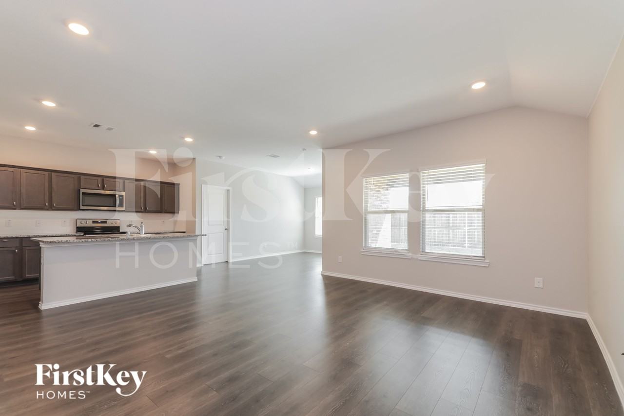 104 Easy Goer Trl - Photo 4 of 16