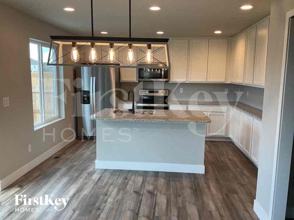 6907 Akela Ln - Photo 4 of 17