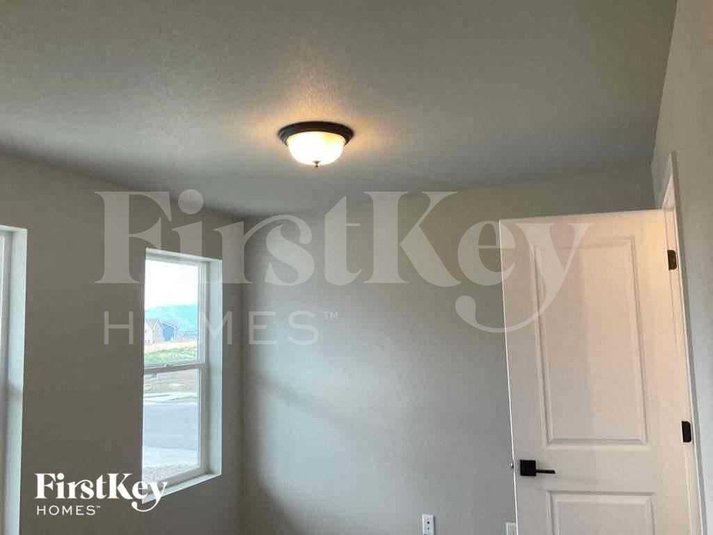 6907 Akela Ln - Photo 5 of 17