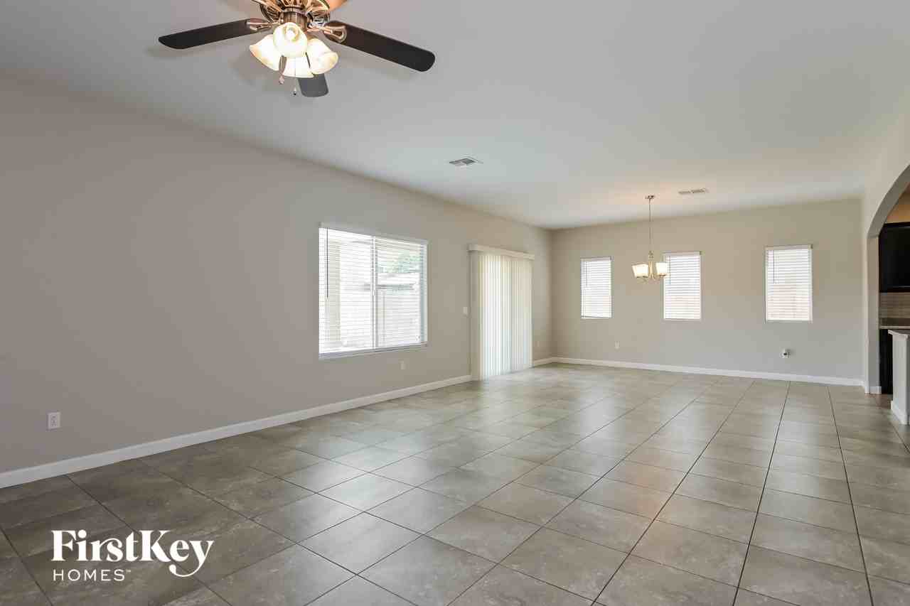 12191 E Metz Dr - Photo 4 of 15