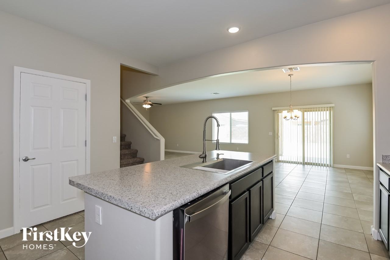 12191 E Metz Dr - Photo 6 of 15