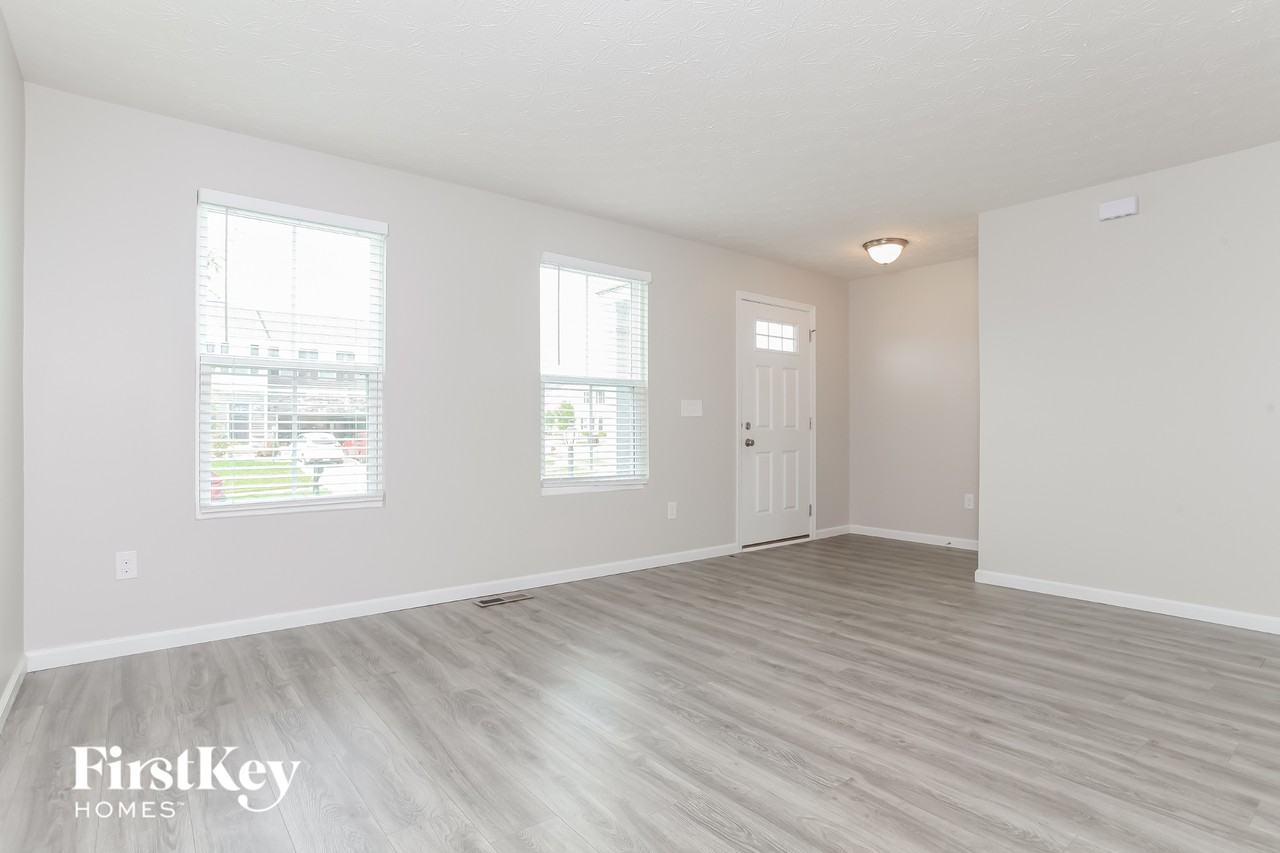 4721 Megan Danielle Dr - Photo 3 of 15