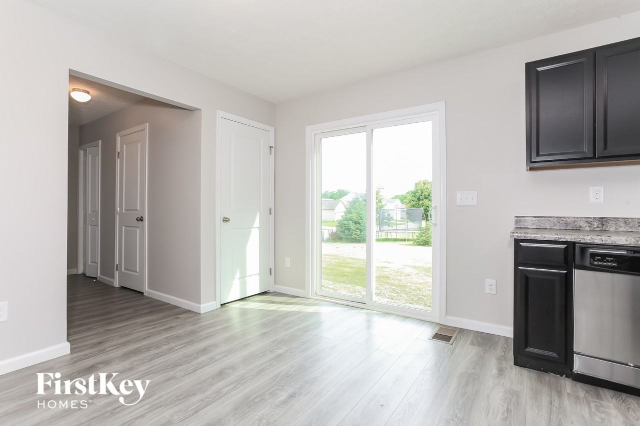 4721 Megan Danielle Dr - Photo 5 of 15