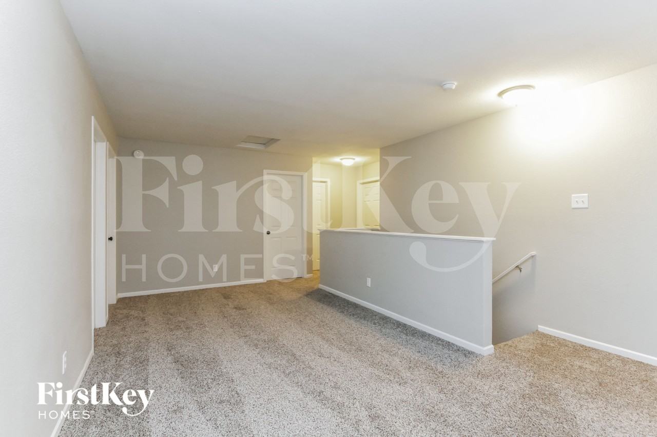 1643 Carriage Cir - Photo 7 of 15