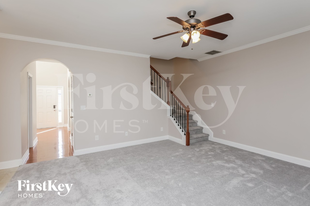 1097 Scenic Park Trl - Photo 4 of 15